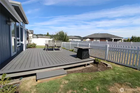 Exterior - 414 Willow St SW, Orting, WA 98360 photo 4 of 6