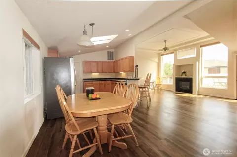 Dining - 414 Willow St SW, Orting, WA 98360 photo 1 of 1