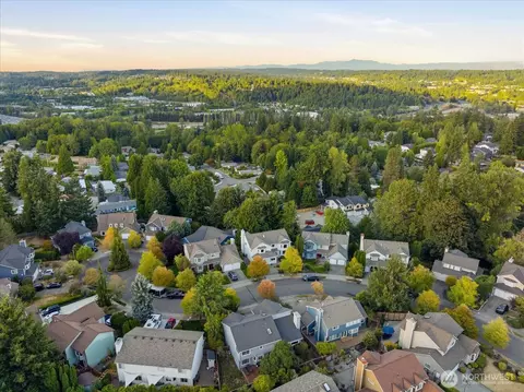View/Area - 16832 119th Pl NE, Bothell, WA 98011 photo 1 of 2