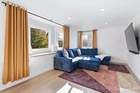 Living - 16832 119th Pl NE, Bothell, WA 98011 photo 7 of 7