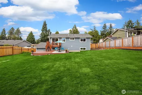 Exterior - 10125 NE 202nd St, Bothell, WA 98011 photo 9 of 11