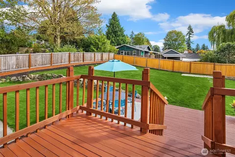 Exterior - 10125 NE 202nd St, Bothell, WA 98011 photo 6 of 11