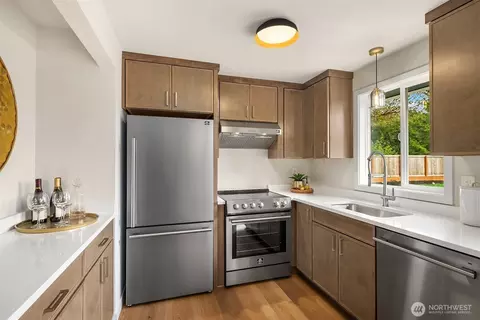 Kitchen - 10125 NE 202nd St, Bothell, WA 98011 photo 2 of 4