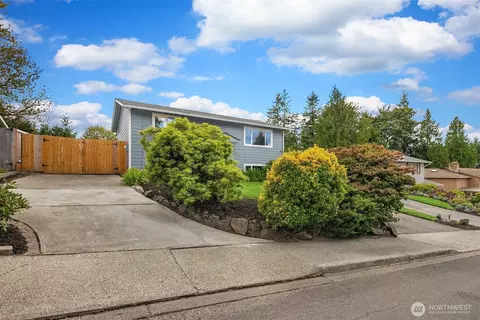 Exterior - 10125 NE 202nd St, Bothell, WA 98011 photo 11 of 11