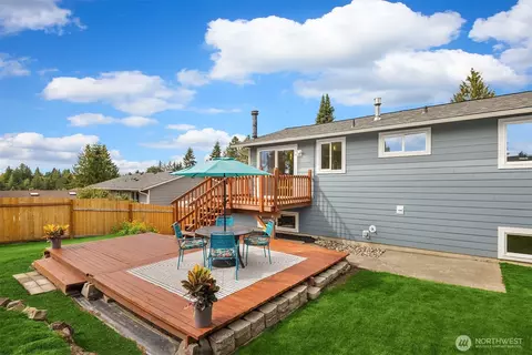 Exterior - 10125 NE 202nd St, Bothell, WA 98011 photo 8 of 11