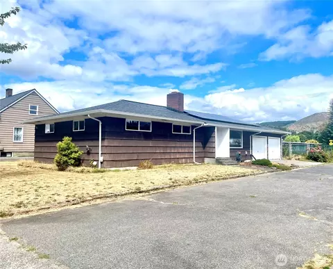 610 SW Front Ave, Castle Rock, WA 98611