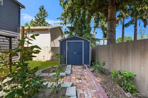 Exterior - 14019 4th Pl W, Everett, WA 98208 photo 4 of 8