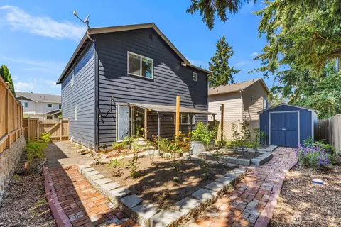 Exterior - 14019 4th Pl W, Everett, WA 98208 photo 6 of 8