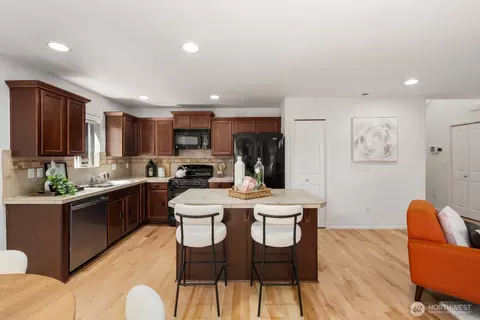 Kitchen - 14019 4th Pl W, Everett, WA 98208 photo 2 of 5