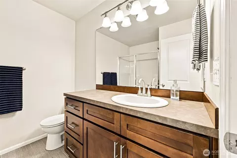 Bath - 3439 31st Dr, Everett, WA 98201 photo 3 of 4