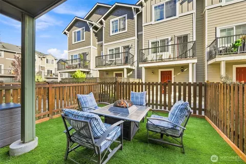 Exterior - 3439 31st Dr, Everett, WA 98201 photo 3 of 6