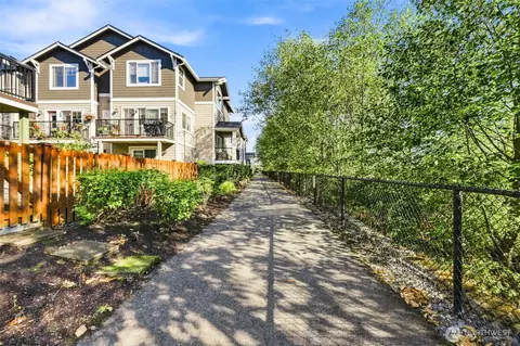 Exterior - 3439 31st Dr, Everett, WA 98201 photo 4 of 6