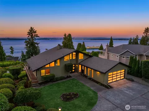 10793 NE Bill Point Dr, Bainbridge Island, WA 98110