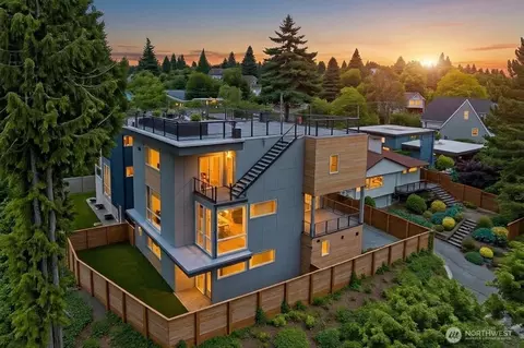 3319 W Elmore St, Seattle, WA 98199