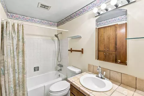 Bath - 2322 98th St SE, Everett, WA 98208 photo 1 of 2