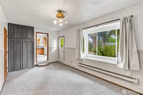 Living - 2322 98th St SE, Everett, WA 98208 photo 7 of 7