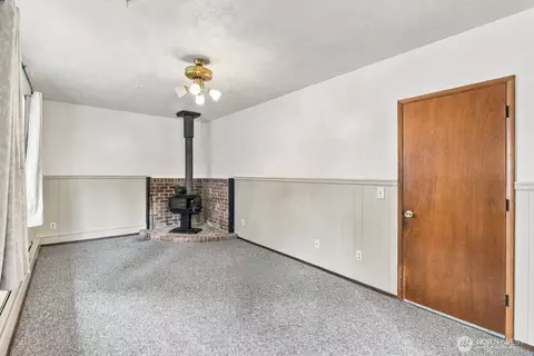 Living - 2322 98th St SE, Everett, WA 98208 photo 6 of 7