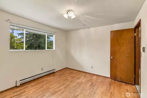 Bedroom - 2322 98th St SE, Everett, WA 98208 photo 2 of 10