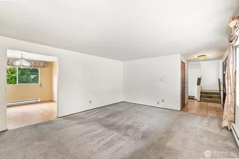 Living - 2322 98th St SE, Everett, WA 98208 photo 4 of 7