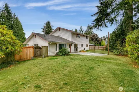 Exterior - 2322 98th St SE, Everett, WA 98208 photo 3 of 6