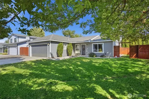 329 E Belair Dr, Moses Lake, WA 98837
