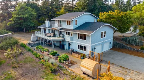 1407 Arnold Rd, Oak Harbor, WA 98277