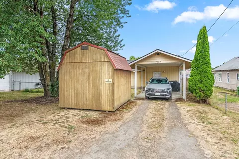 Exterior - 282 25th Ave, Longview, WA 98632 photo 3 of 6