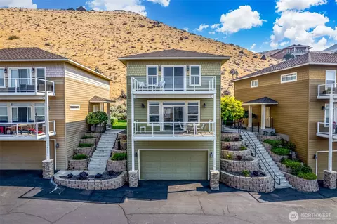 9215 Riverview Way NW #D30, Quincy, WA 98848