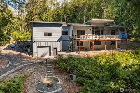 697 Axelson Rd, Bellingham, WA 98229