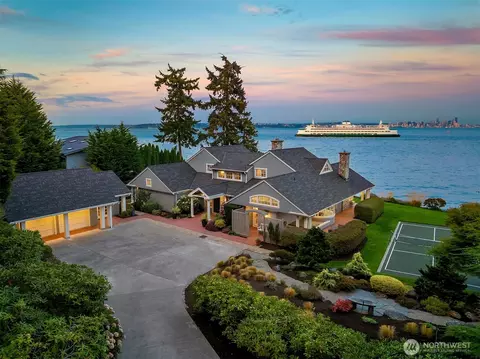 5216 Rockaway Beach Rd NE, Bainbridge Island, WA 98110