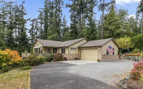 265 Sukyma Ln, Camano Island, WA 98282