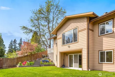16204 Main St, Bellevue, WA 98008