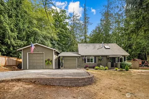 15811 32nd Dr NW, Stanwood, WA 98292