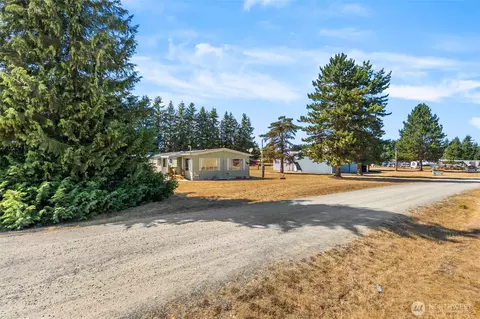 18005 Robinson Ln SW, Rochester, WA 98579