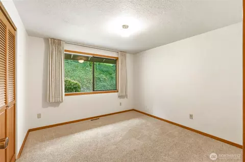 Bedroom - 40215 278th Ave SE, Enumclaw, WA 98022 photo 4 of 6
