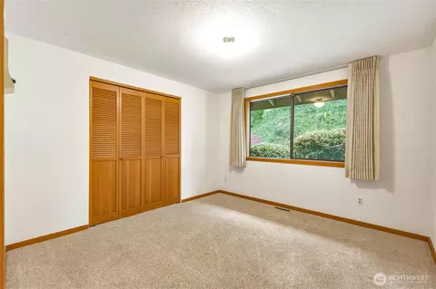 Bedroom - 40215 278th Ave SE, Enumclaw, WA 98022 photo 3 of 6