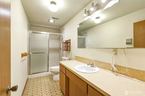 Bath - 40215 278th Ave SE, Enumclaw, WA 98022 photo 4 of 4