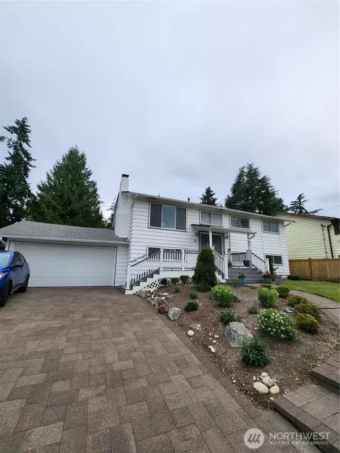 501 129th Ave SE, Bellevue, WA 98005