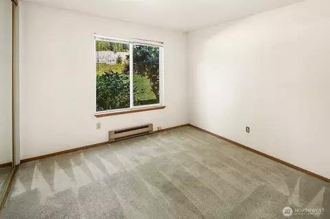 Bedroom - 10838 E Riverside Dr #C102, Bothell, WA 98011 photo 1 of 4