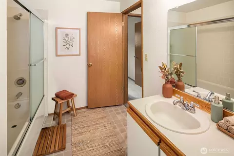 Bath - 10838 E Riverside Dr #C102, Bothell, WA 98011 photo 2 of 2