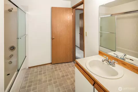 Bath - 10838 E Riverside Dr #C102, Bothell, WA 98011 photo 1 of 2