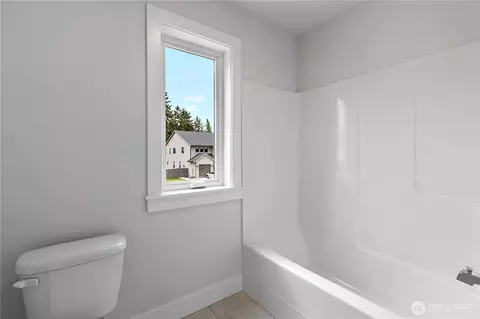 Bath - 1617 Lockridge Loop E #9, Enumclaw, WA 98022 photo 6 of 6