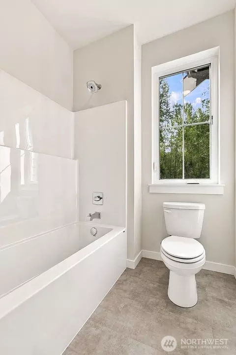Bath - 1595 Lockridge Loop E #8, Enumclaw, WA 98022 photo 5 of 5