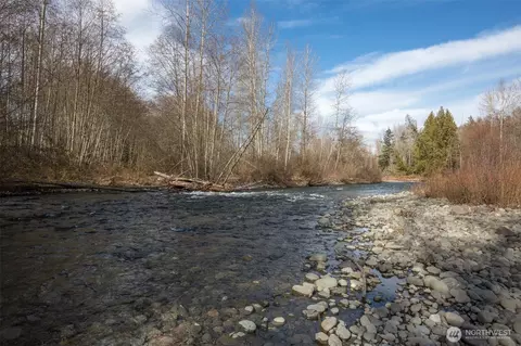 View/Area - 334 Dungeness Mdws, Sequim, WA 98382 photo 2 of 2