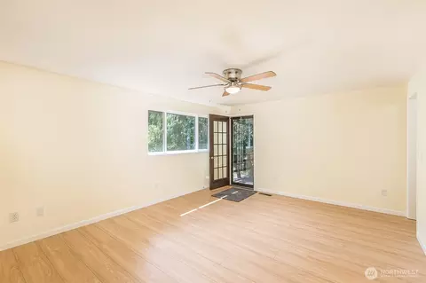 Living - 334 Dungeness Mdws, Sequim, WA 98382 photo 4 of 5