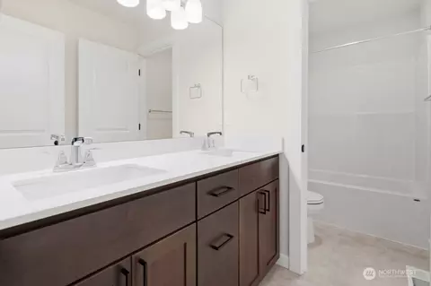 Bath - 1640 Lockridge Loop E #10, Enumclaw, WA 98022 photo 3 of 4