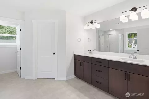 Bath - 1640 Lockridge Loop E #10, Enumclaw, WA 98022 photo 4 of 4