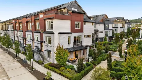 954 6th Ave NE, Issaquah, WA 98029