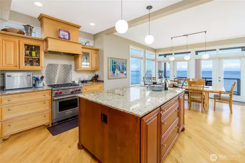 Kitchen - 851 3 Crabs Rd, Sequim, WA 98382 photo 4 of 5