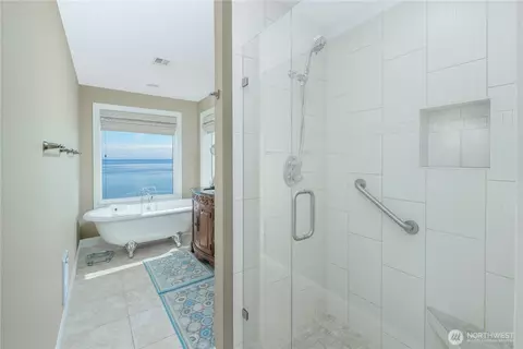 Bath - 851 3 Crabs Rd, Sequim, WA 98382 photo 2 of 5